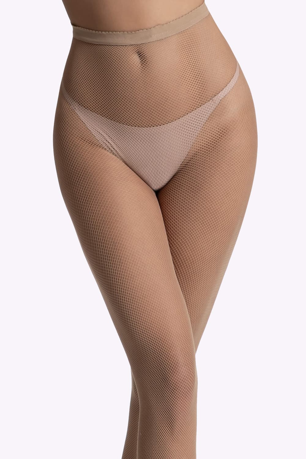 Beige visnetpanty met verfijnde netstructuur die jouw benen subtiel accentueert met zachte elegantie.