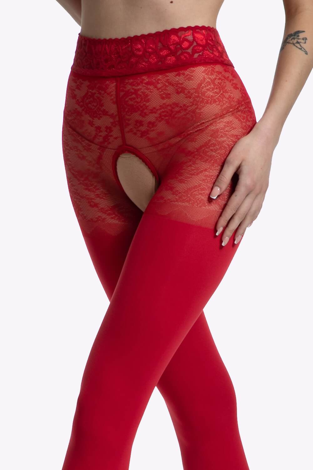 Prachtige rode kruisloze panty van 60/30 denier met open kruis, kanten broekje en fonkelende steentjes langs de achternaad.