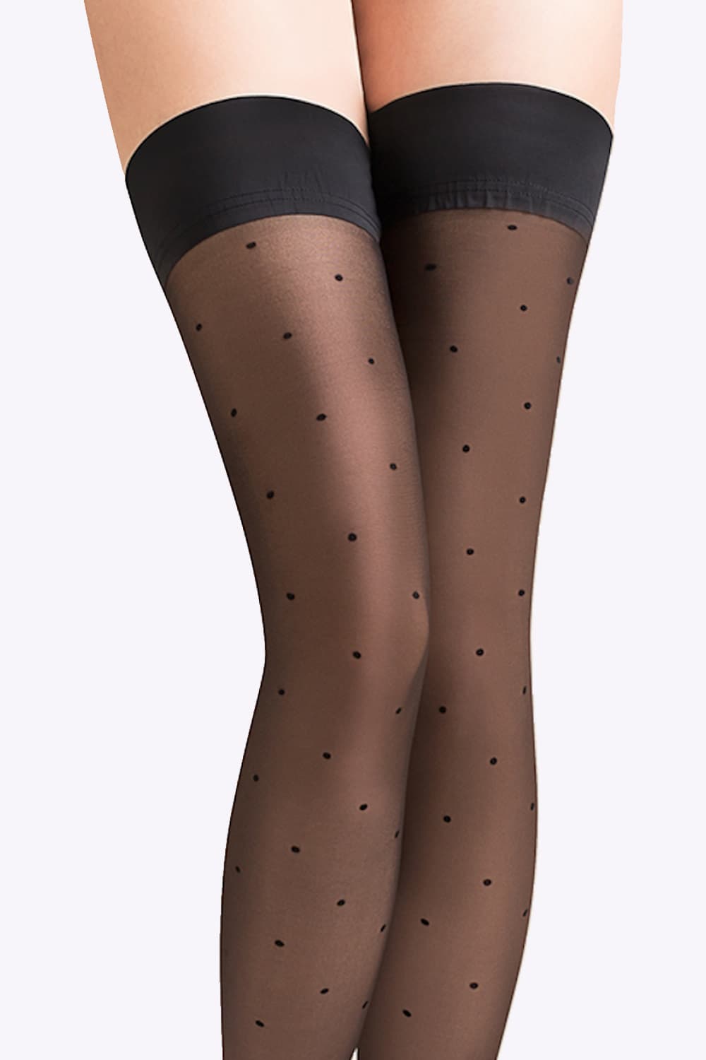 Zwarte hold-ups met subtiele stippen en stevige boord die elegantie en speelsheid perfect balanceren.