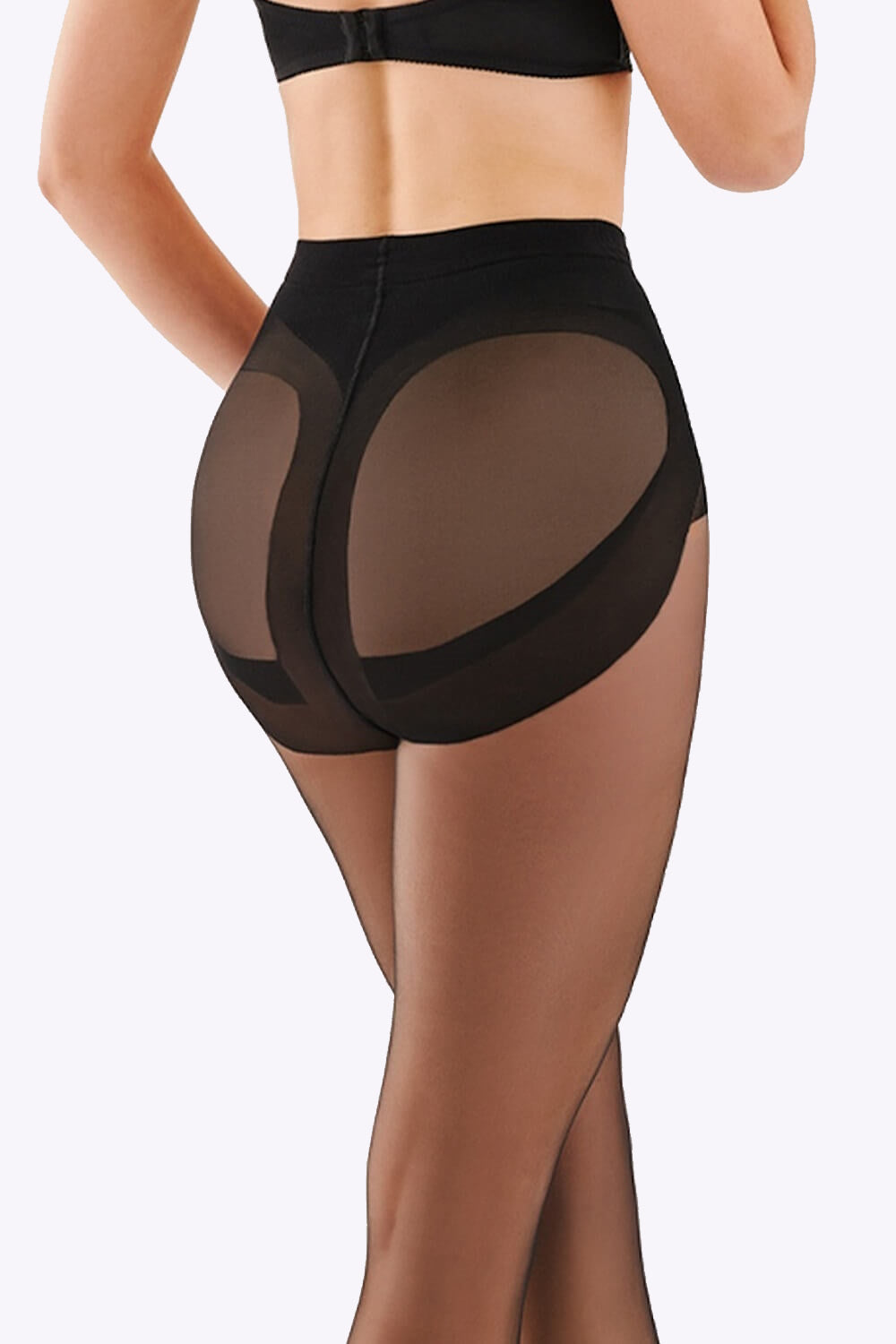 Een zwarte push-up panty van 20 denier die je billen lift en je buik subtiel corrigeert voor een elegant gevormd silhouet.
